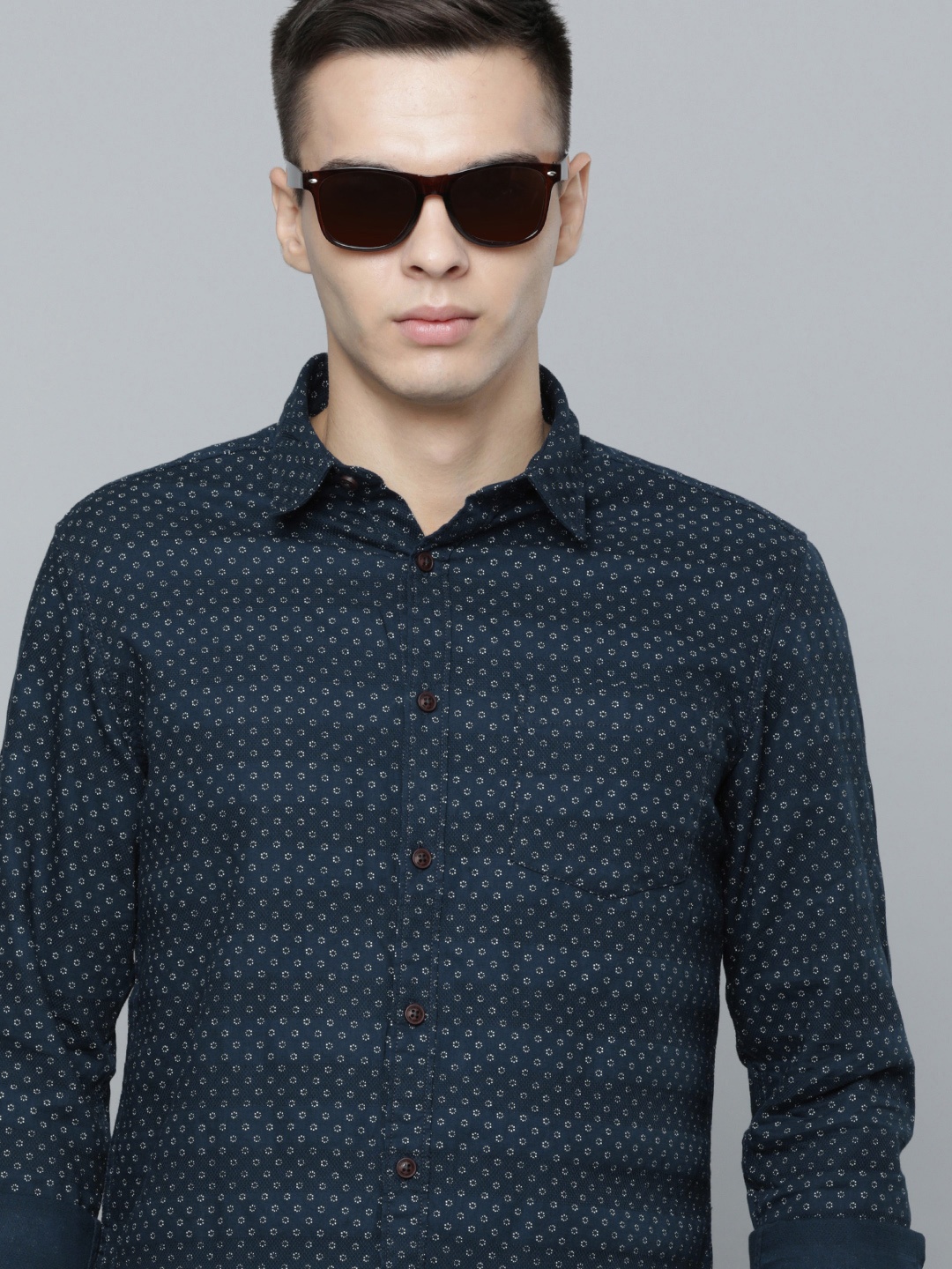 

Flying Machine Men Geometric Printed Slim Fit Pure Cotton Casual Shirt, Navy blue