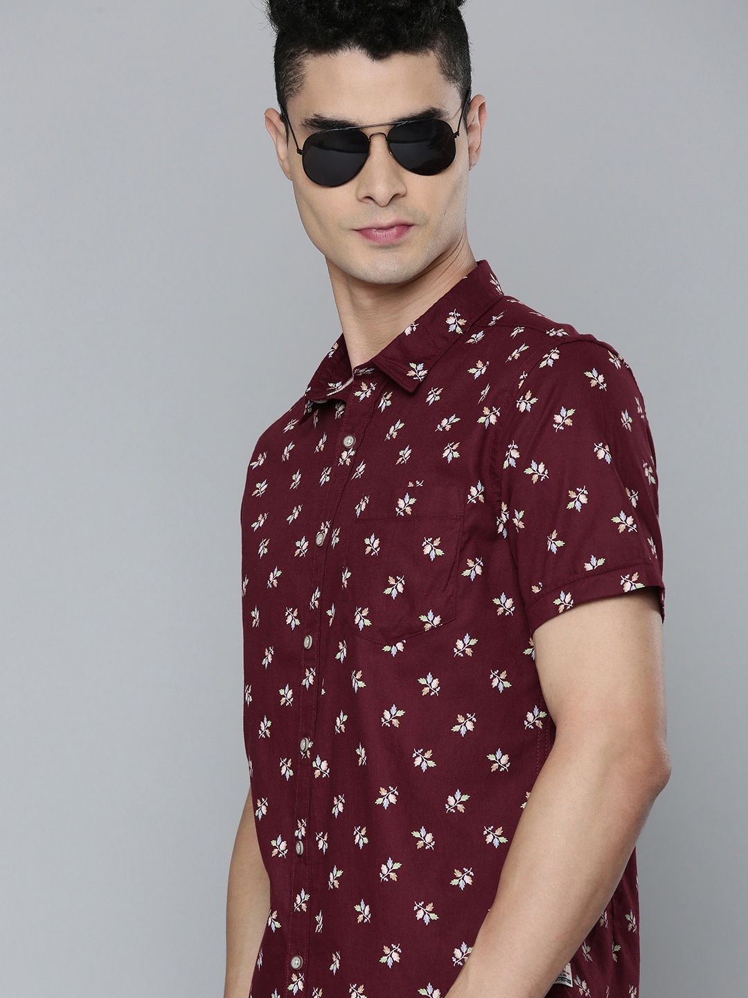 

Flying Machine Men Maroon Slim Fit Conversational Opaque Printed Pure Cotton Casual Shirt