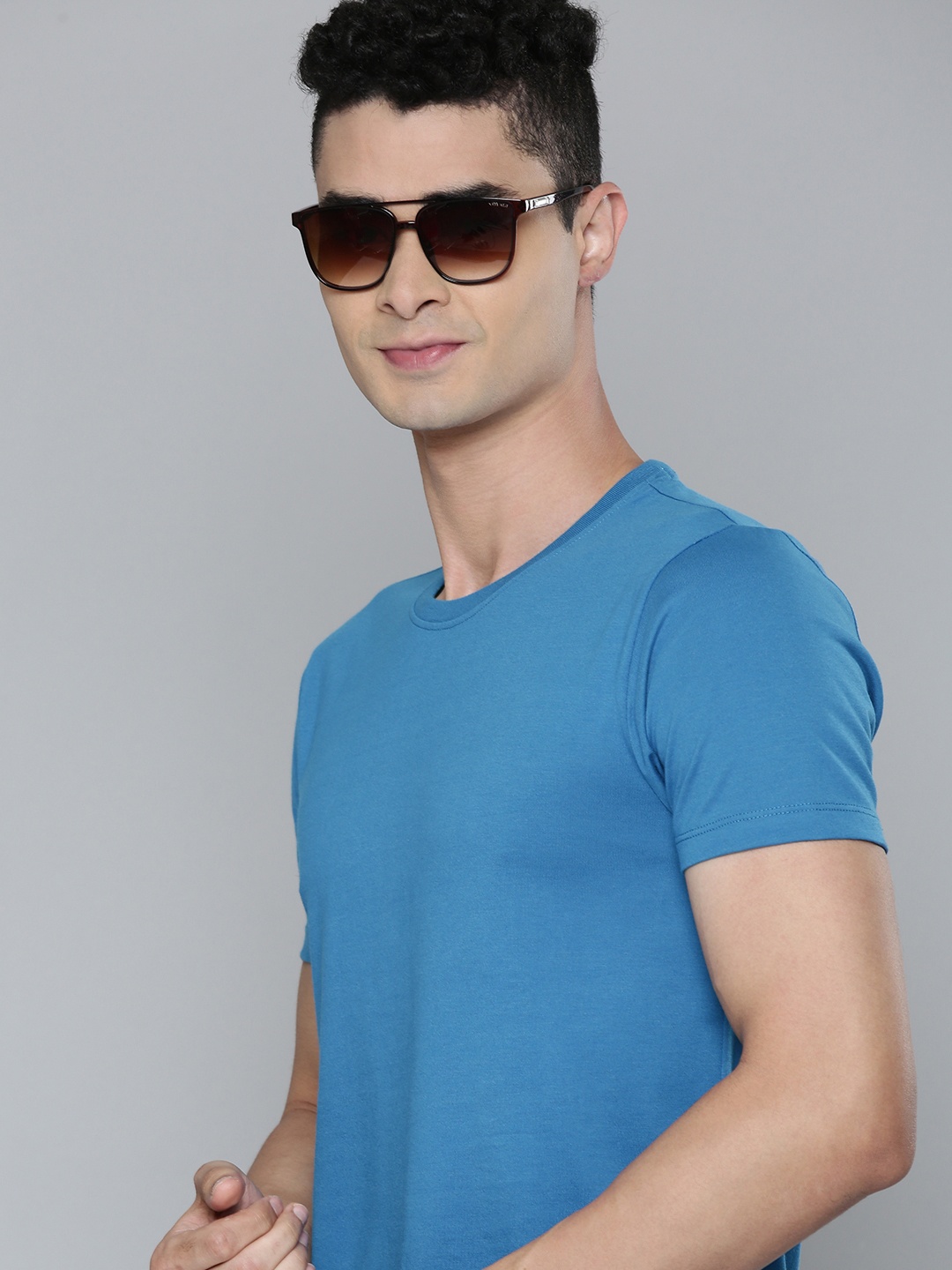 

Flying Machine Men Blue Solid Round Neck Knitted Indigo Slim Fit T-shirt