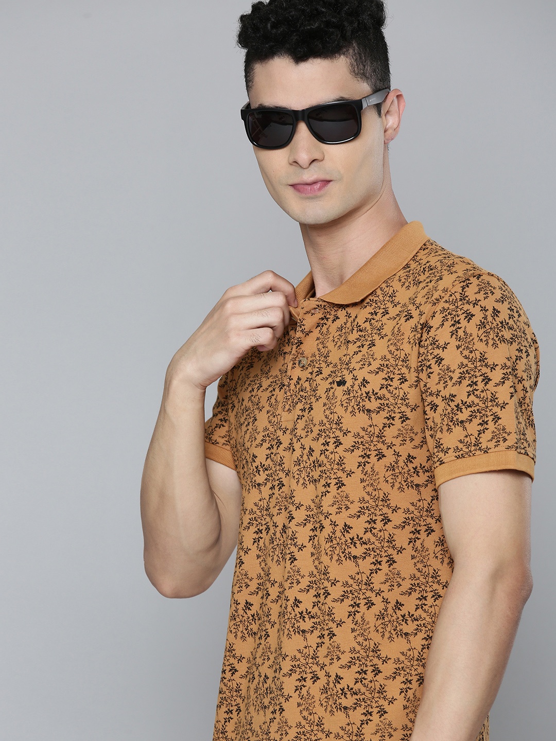 

Flying Machine Men Brown & Black Floral Print Polo Collar Pure Cotton Slim Fit T-shirt