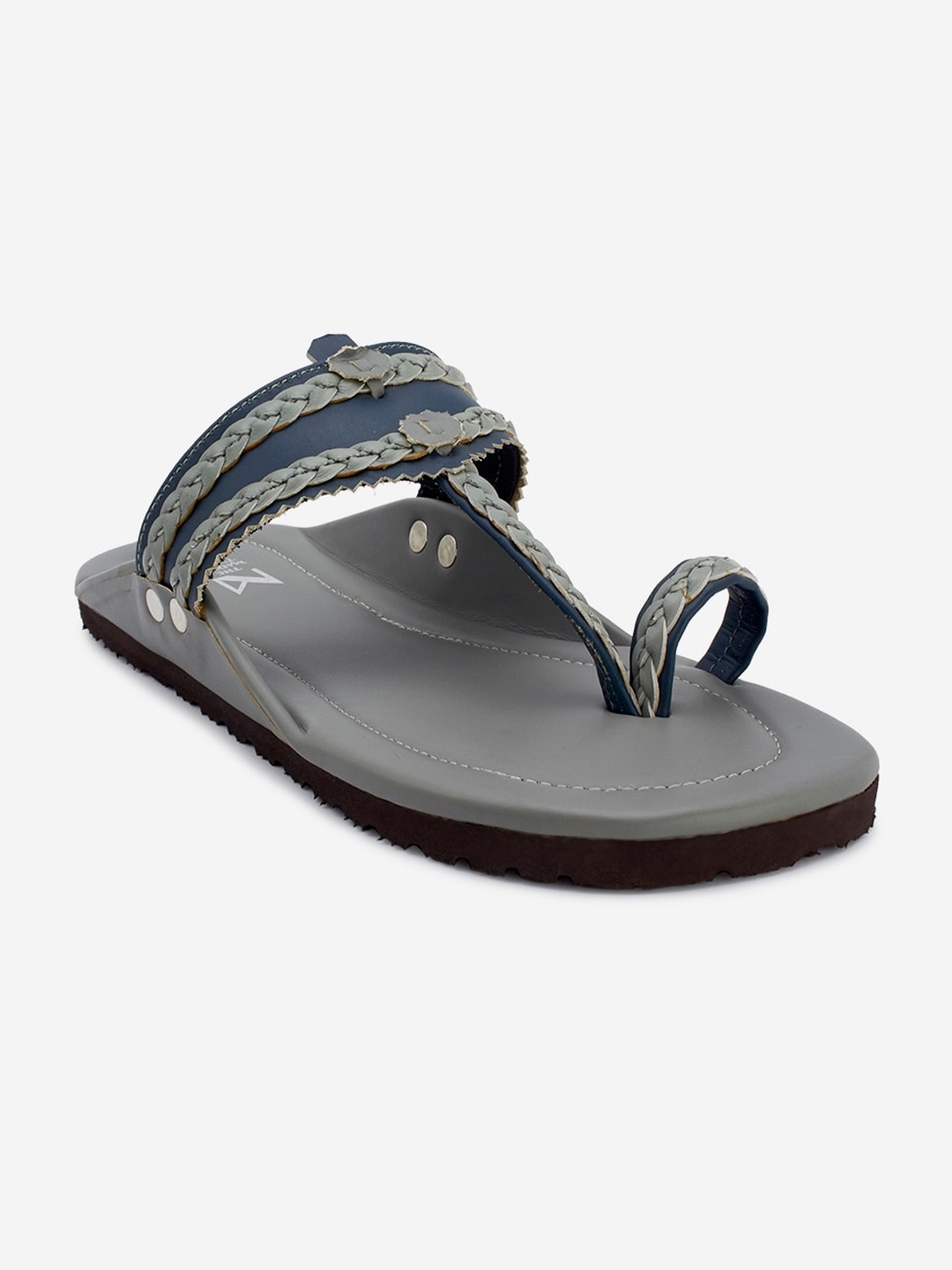 

THE MADRAS TRUNK Men Embellished Kolhapuri Sandals, Grey