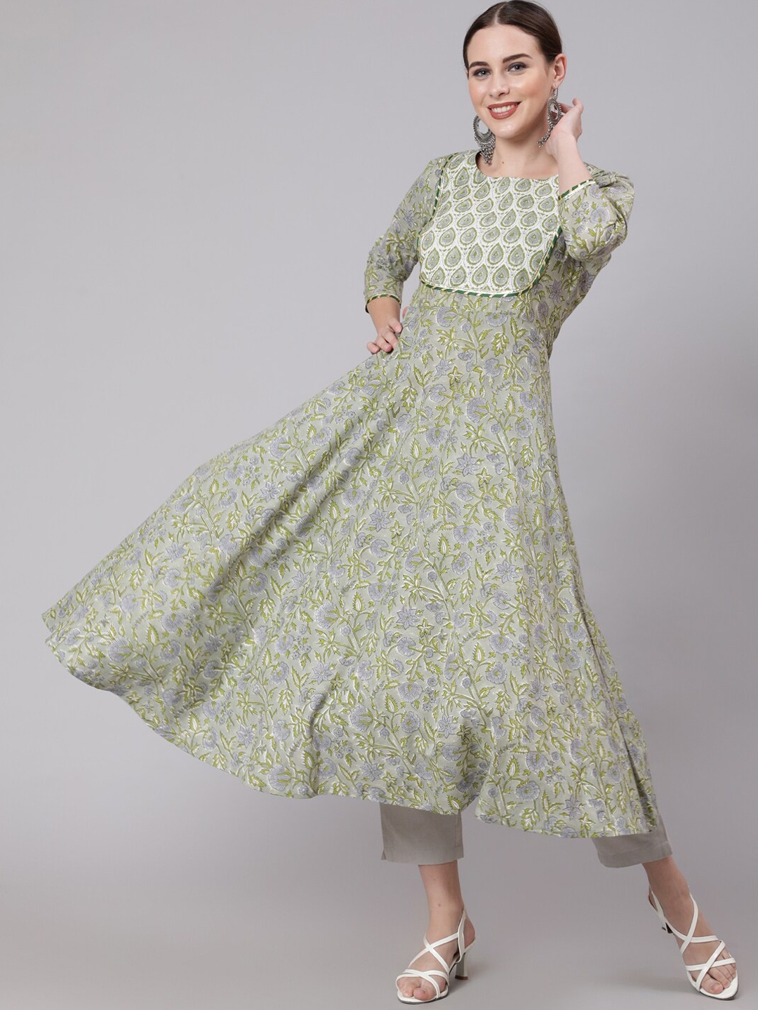 

GLAM ROOTS Women Green Floral Printed Floral Anarkali Kurta