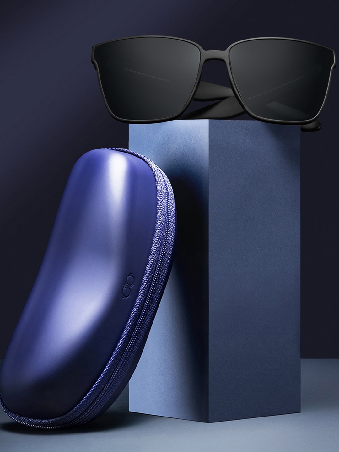 

Vincent Chase by Lenskart Unisex Grey Lens & Black Wayfarer Sunglasses with UV Protected Lens
