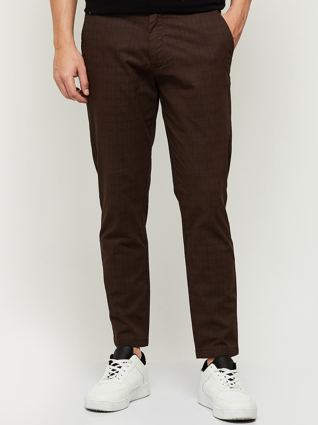 

max Men Brown Regular Fit Checked Trousers