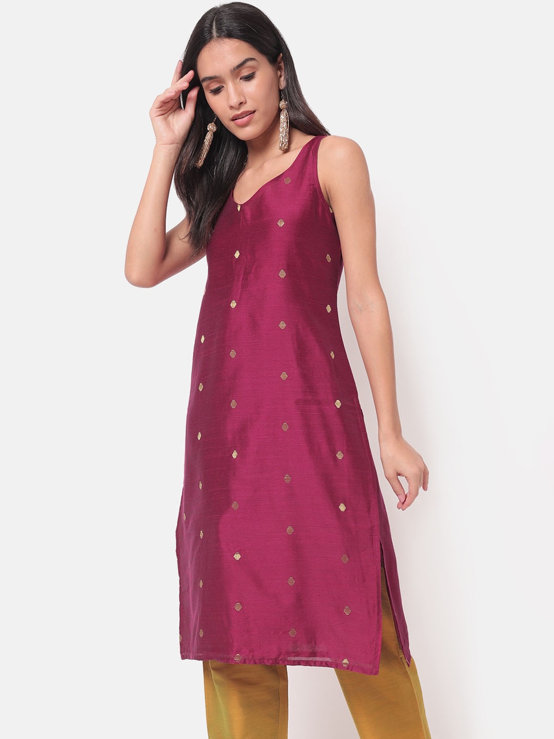 

Saaki Women Maroon Ethnic Motifs Embroidered Kurti with Trousers