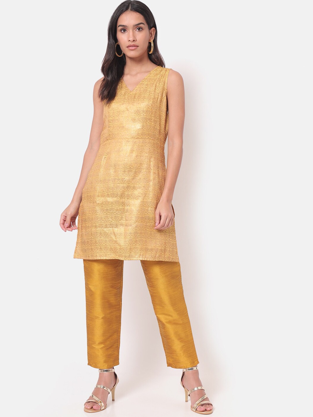 

Saaki Women Gold-Toned Dupion Silk Kurti with Trousers