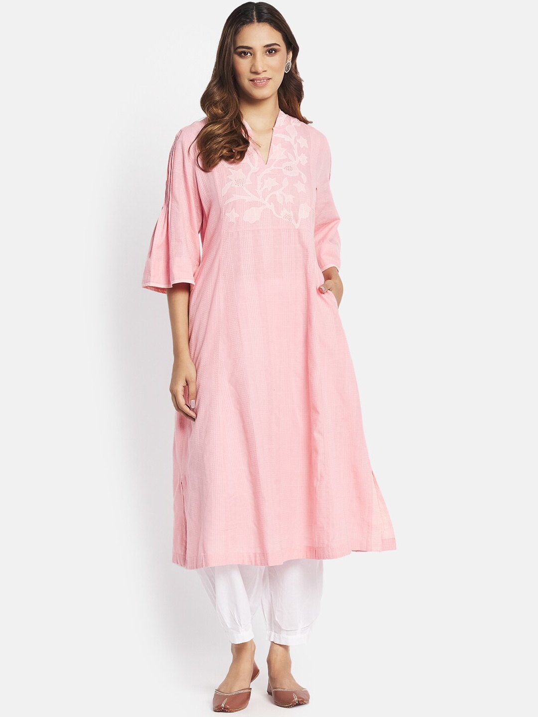 

Fabindia Women Pink & White Floral Checked Bell Sleeves Thread Work Pastels Anarkali Kurta