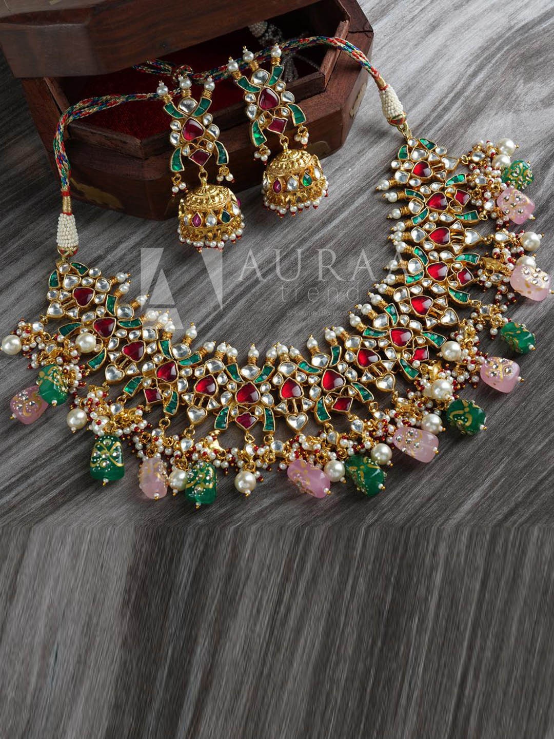 

AURAA TRENDS 22 KT Gold-Plated White & Red Kundan-Studded & Pearl Beaded Jewellery Set