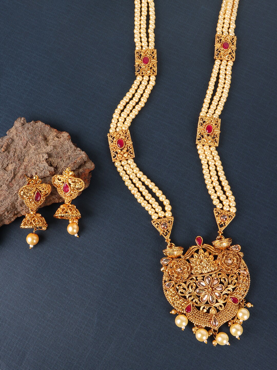 

JEWELS GEHNA Gold Plated Off White Pearl String Stone Studded Jewellery Set