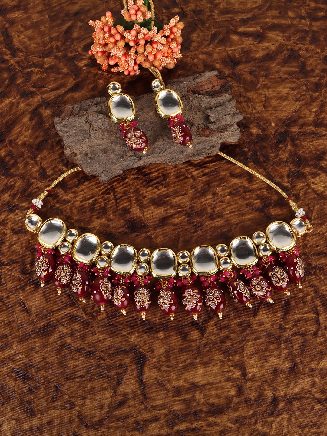 

JEWELS GEHNA Gold-Plated Maroon & White Kundan-Studded Jewellery Set