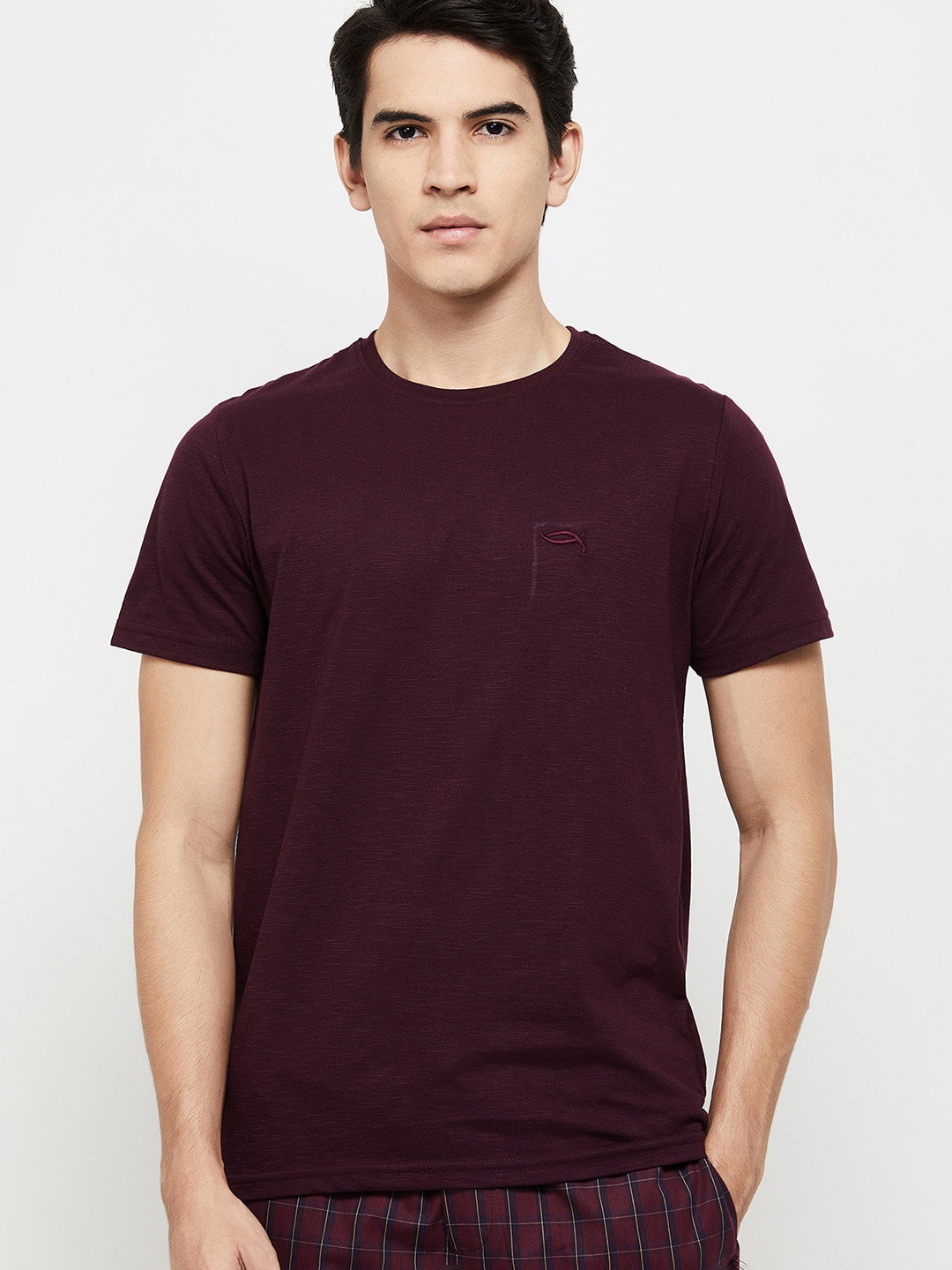 

max Men Burgundy Solid Lounge T-shirt