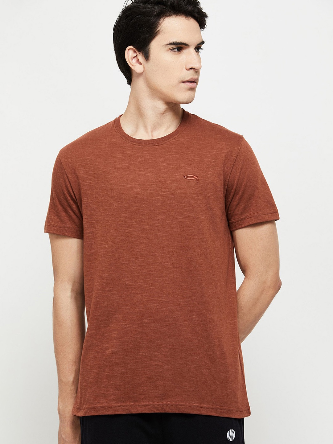 

max Men Brown Solid Lounge Tshirts
