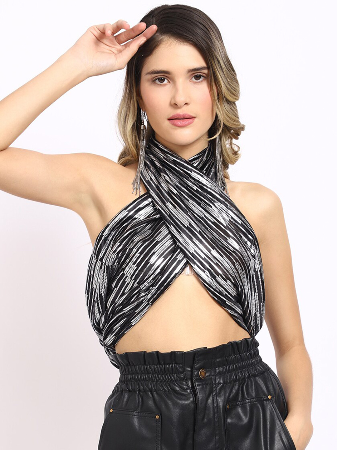

WOOFFLY Black Halter Neck Wrap Top
