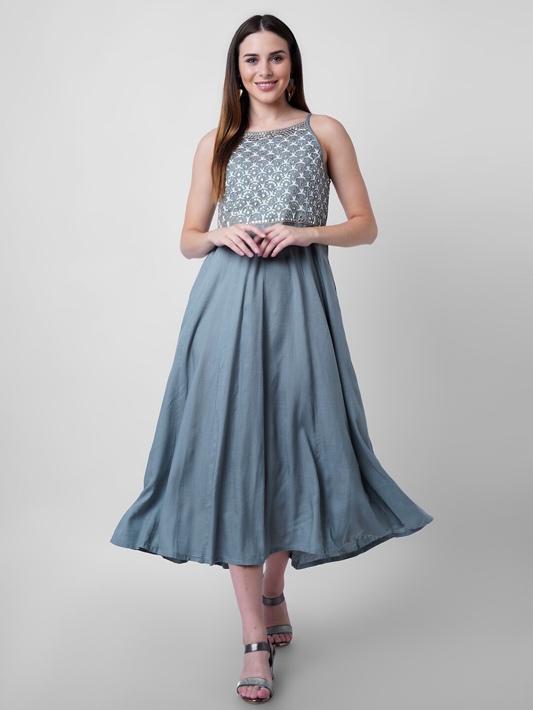 

NITVAN Woman Grey Ethnic Motifs Halter Neck Midi Dress
