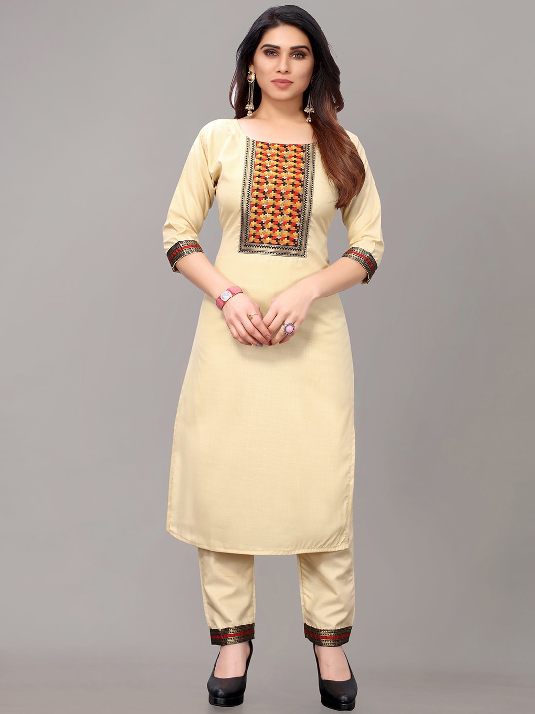 

AYKA CLOTHINGS Women Beige Yoke Design Patchwork Kurta Set