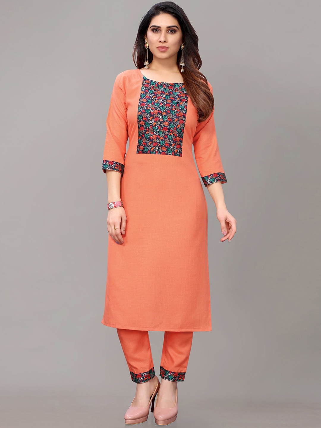 

AYKA CLOTHINGS Women Peach-Coloured Floral Yoke Design Patchwork Kurti with Trousers