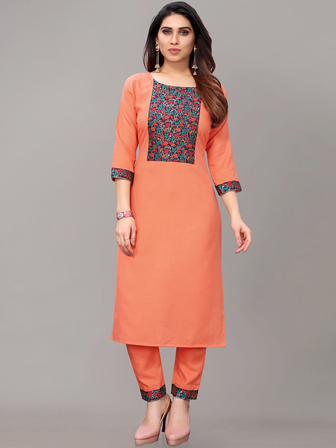 

AYKA CLOTHINGS Women Peach-Coloured Floral Yoke Design Patchwork Kurti with Trousers