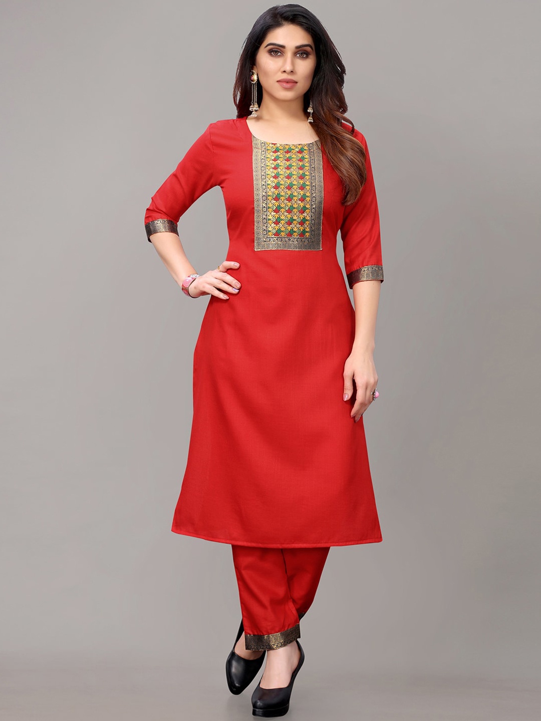 

AYKA CLOTHINGS Women Red Floral Yoke Design Patchwork Kurti with Trousers