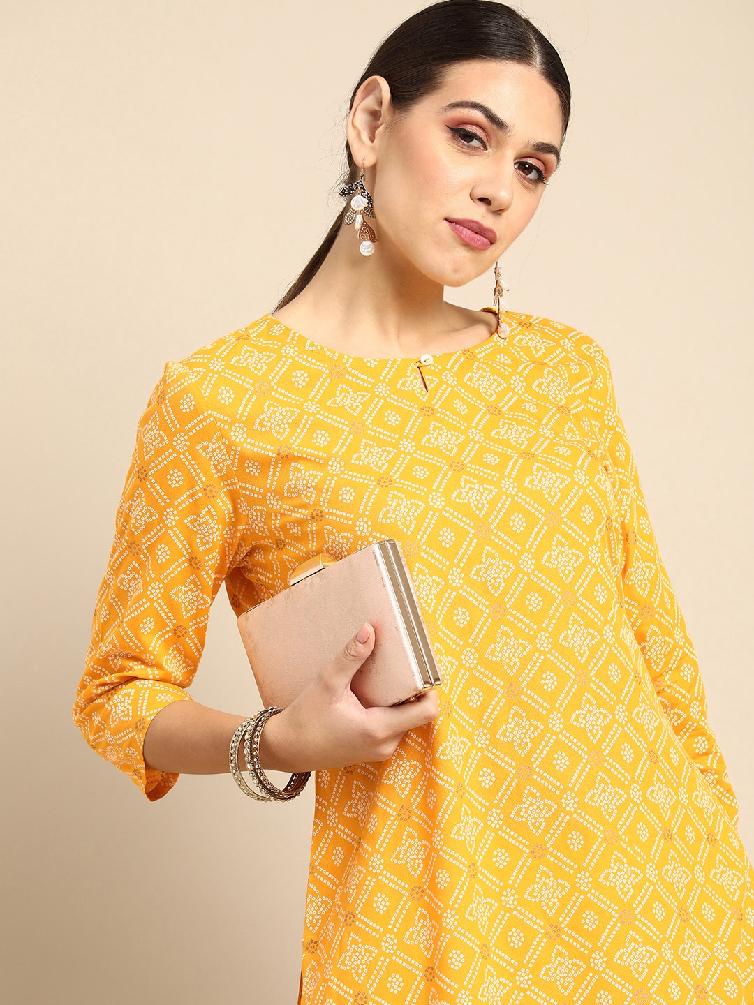

Anouk Women Yellow & White Floral Printed Kurta