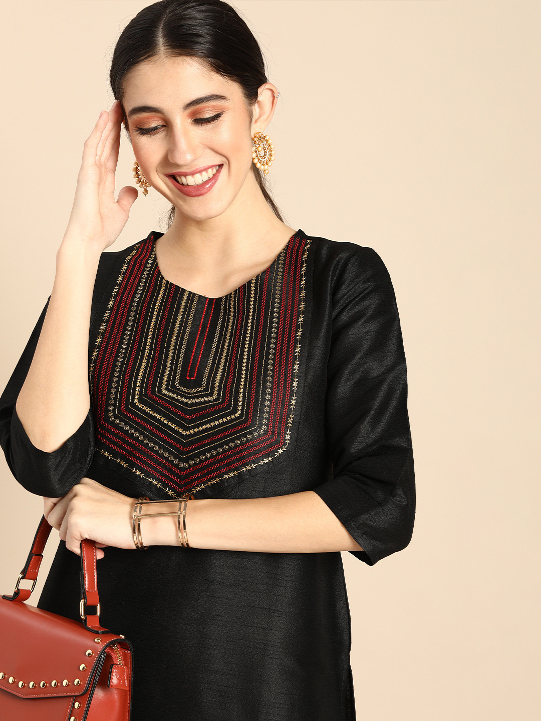 

Anouk Women Black Geometric Yoke Design Kurta