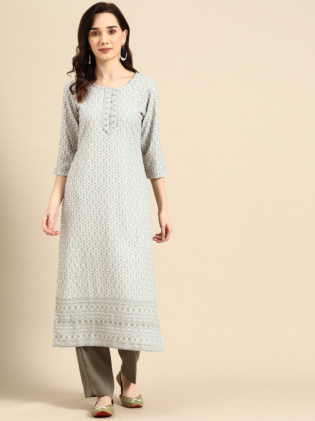 

Sangria Women Grey & White Ethnic Motifs Embroidered Thread Work Kurta