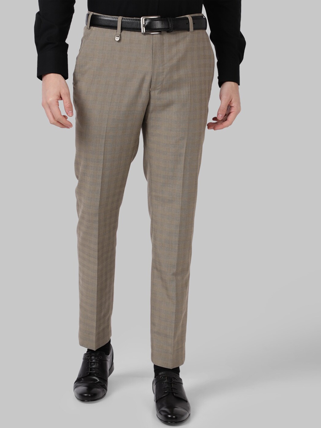 

Park Avenue Men Brown Checked Slim Fit Trousers