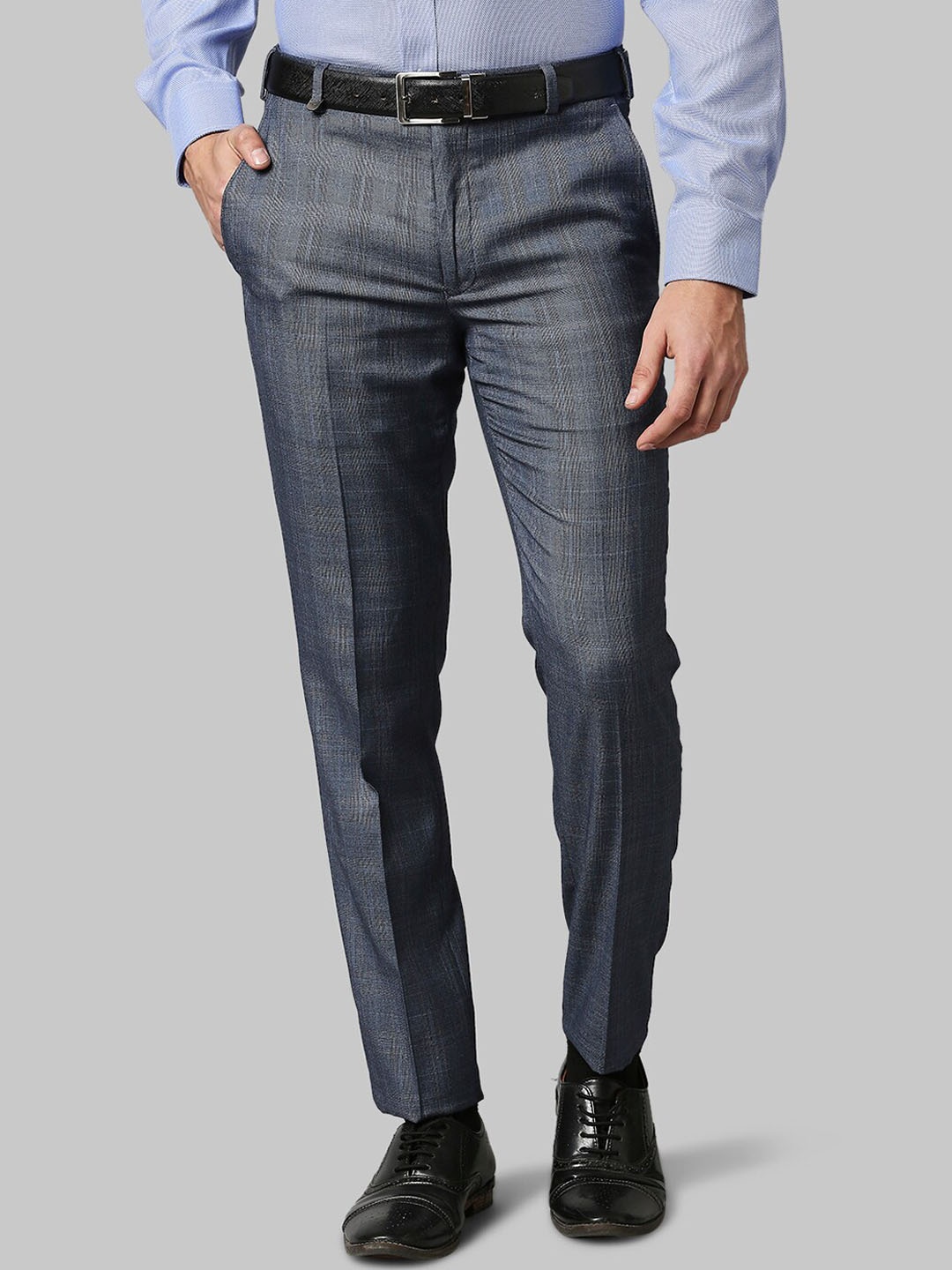 

Park Avenue Men Blue Checked Trousers