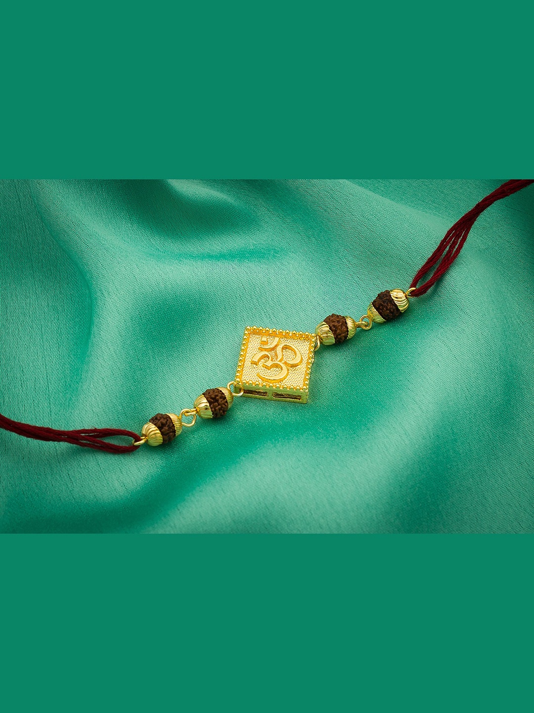 

aadita Men Gold-Toned Kundan and Pearl Handmade Rakhi