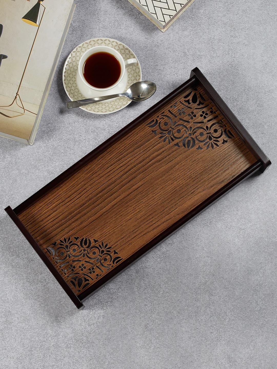 

HomeTown Brown Printed Engineered Wood Tray