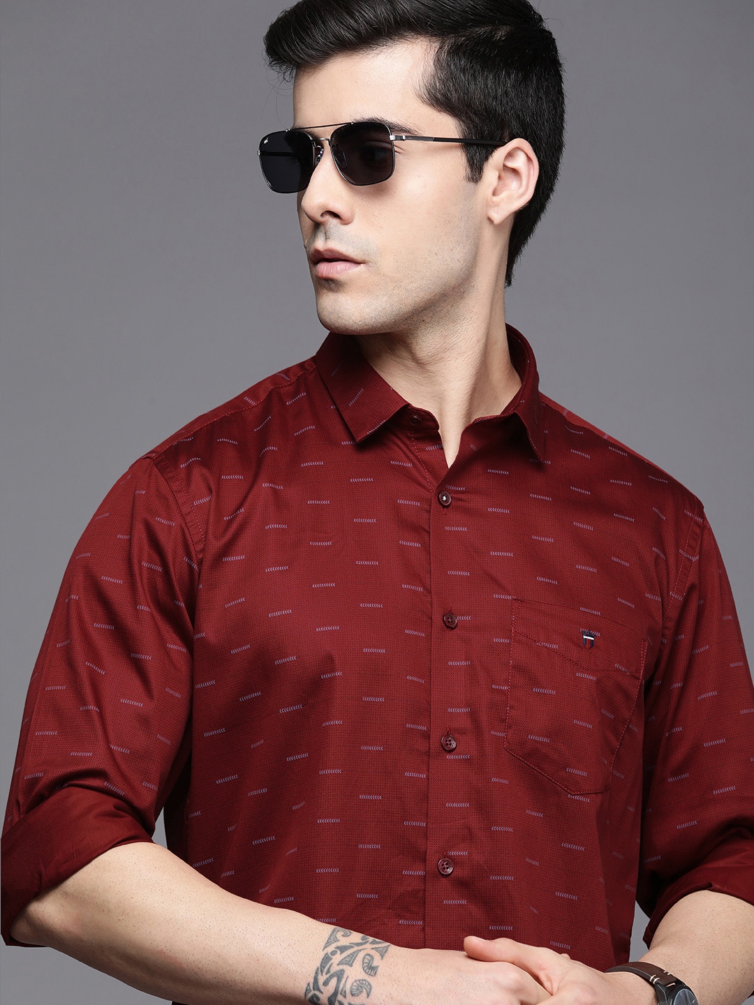

Louis Philippe Sport Men Maroon Slim Fit Printed Pure Cotton Casual Shirt