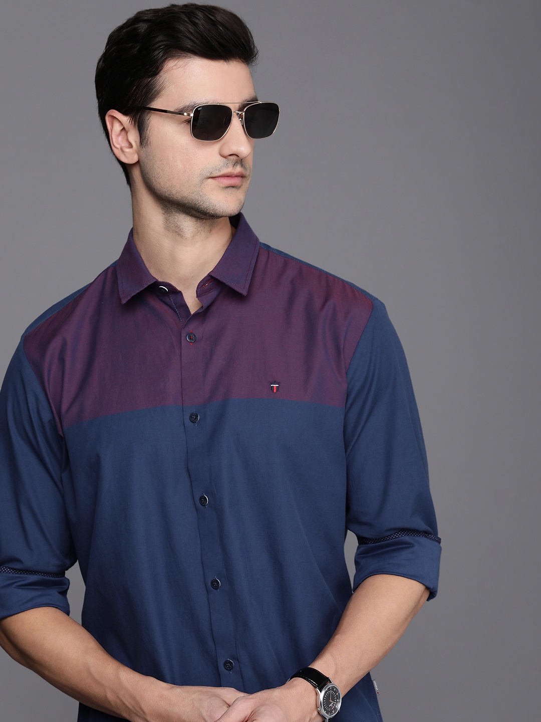 

Louis Philippe Sport Men Blue And Burgundy Slim Fit Colourblocked Pure Cotton Casual Shirt