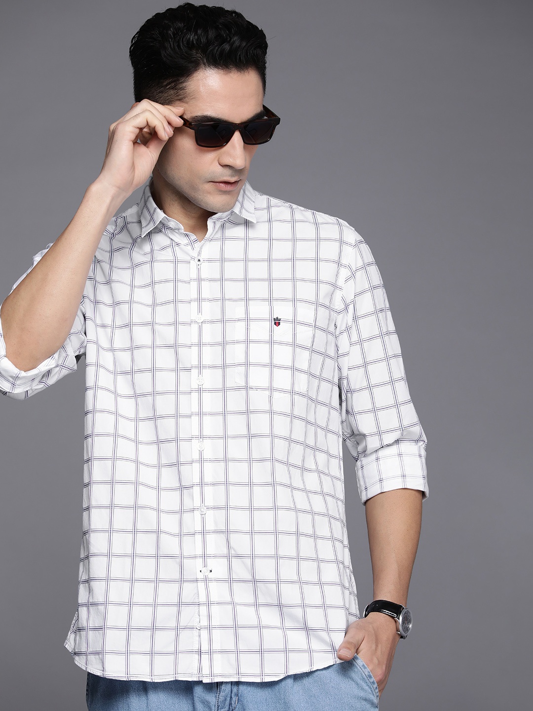 

Louis Philippe Sport Men White & Green Windowpane Checks Slim Fit Semiformal Shirt