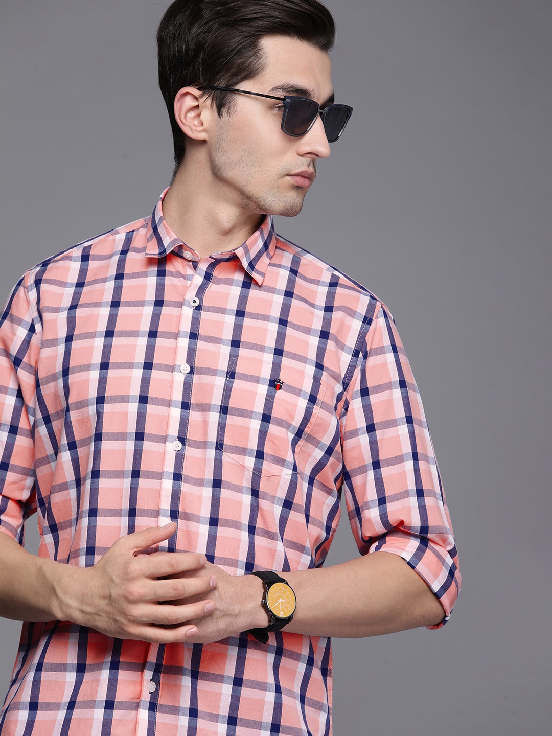 

Louis Philippe Sport Men Pink & Blue Checks Slim Fit Semiformal Shirt