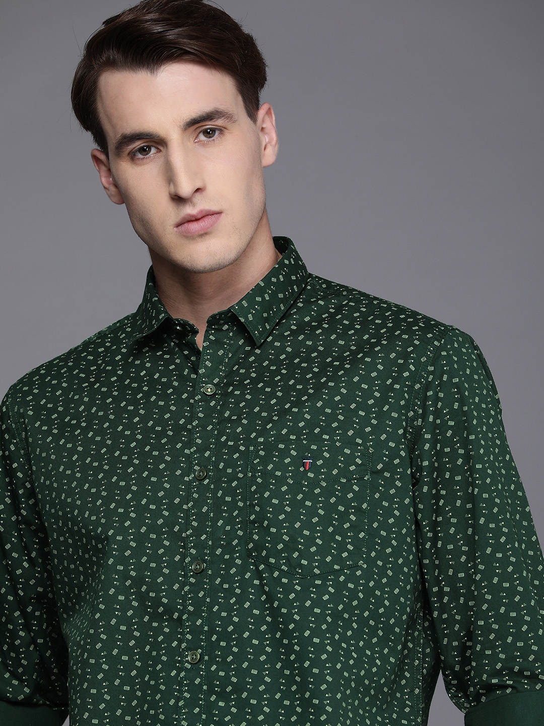 

Louis Philippe Sport Men Green Slim Fit Geometric Printed Pure Cotton Casual Shirt
