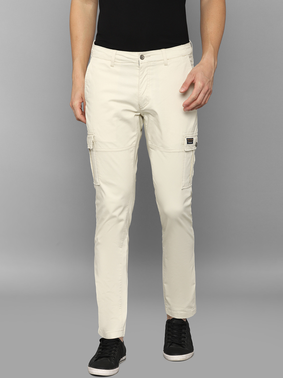 

Louis Philippe Jeans Men Off-White Solid Comfy Tapered Fit Cargos