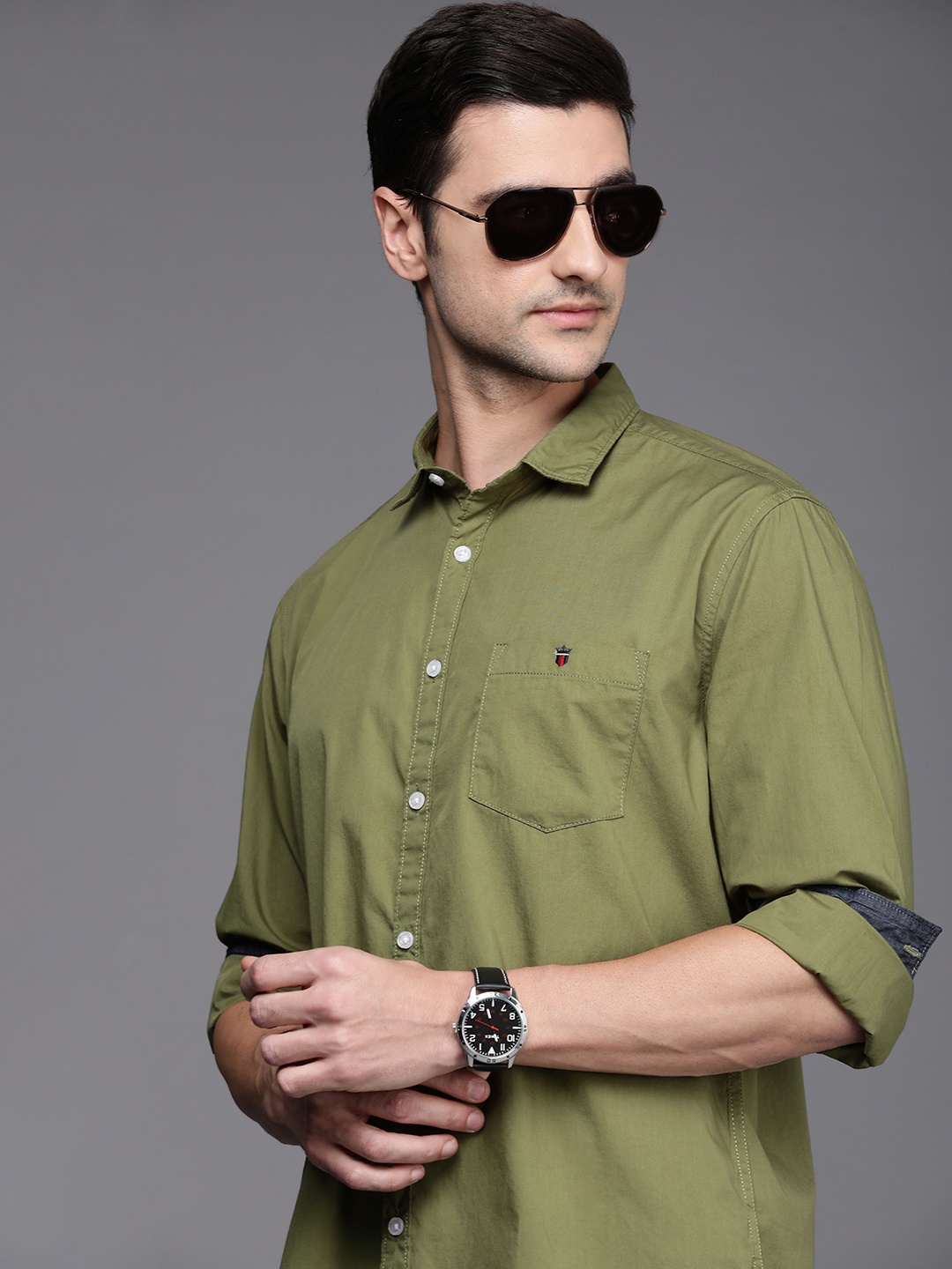 

Louis Philippe Jeans Men Olive Green Solid Pure Cotton Slim Fit Casual Shirt