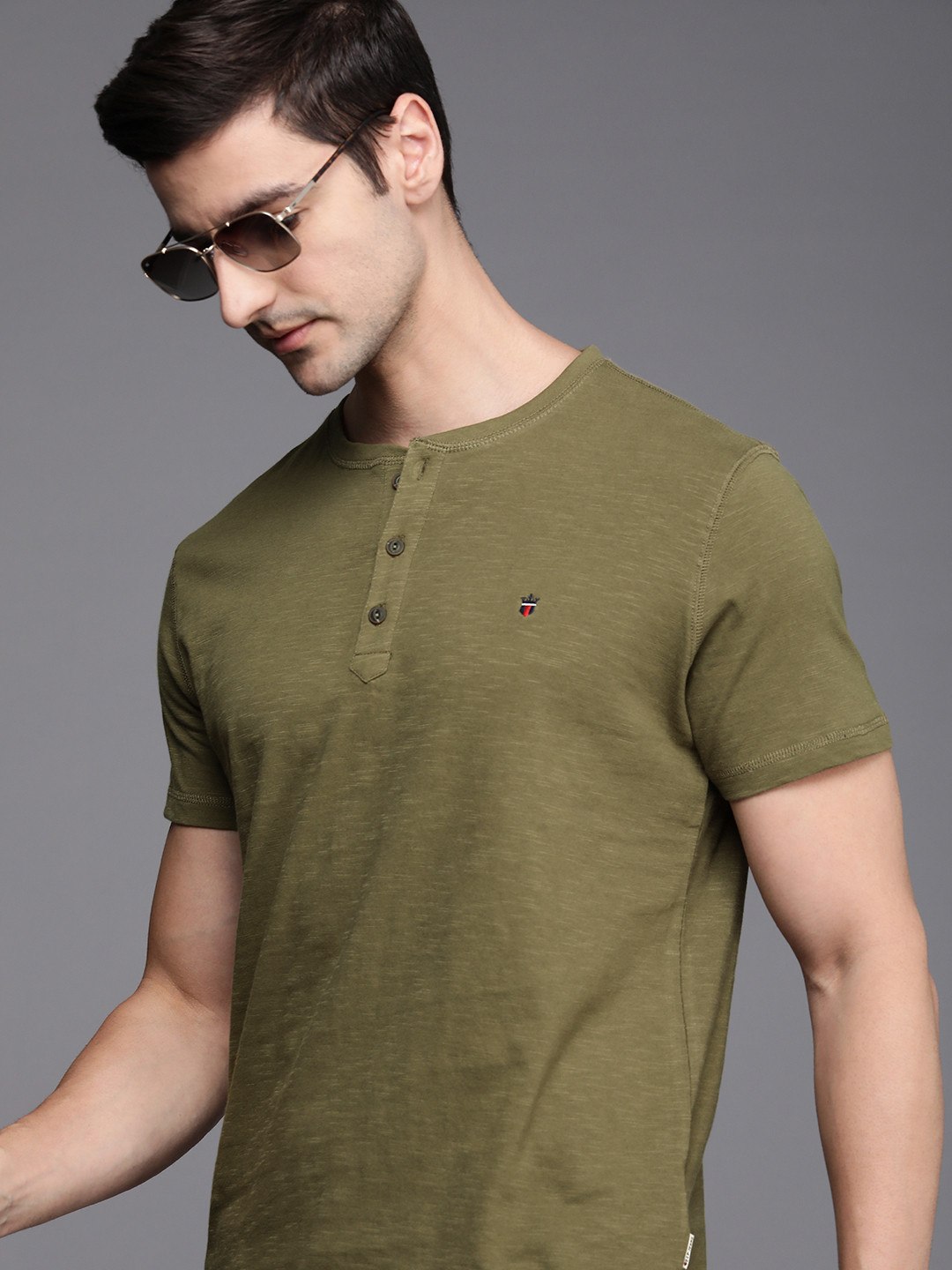 

Louis Philippe Jeans Men Olive Green Solid Pure Cotton Slim Fit T-shirt