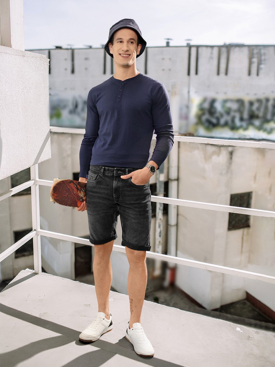

Louis Philippe Jeans Men Black Slim Fit Mid-Rise Denim Shorts
