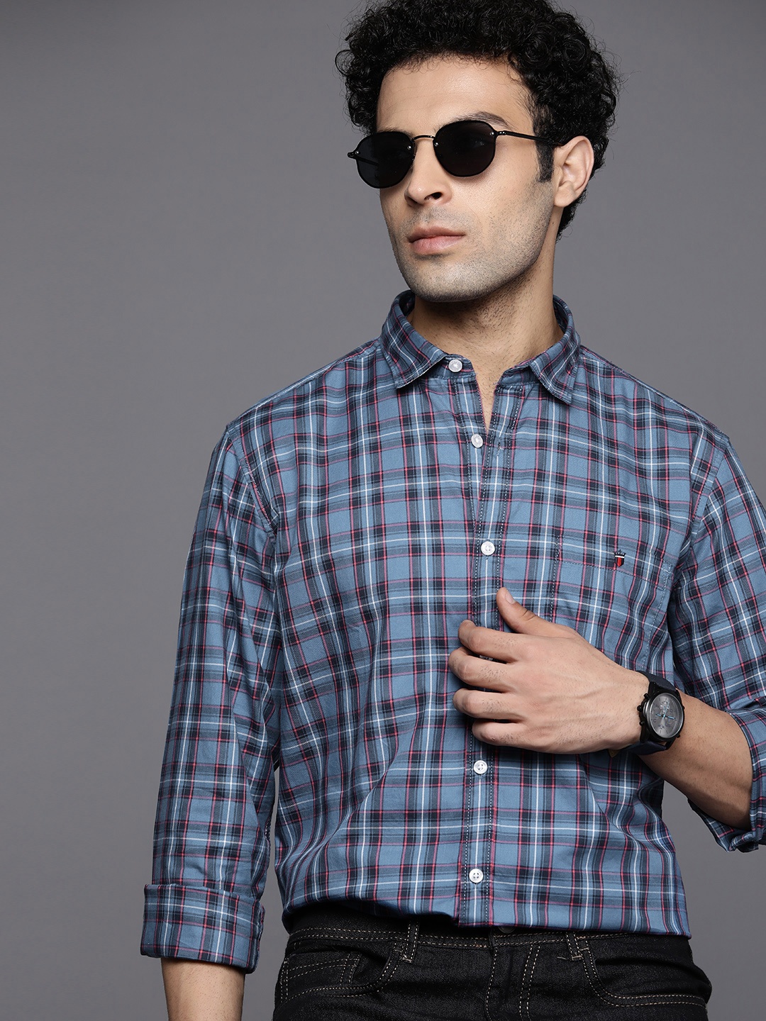 

Louis Philippe Jeans Men Blue Pure Cotton Slim Fit Checked Casual Shirt