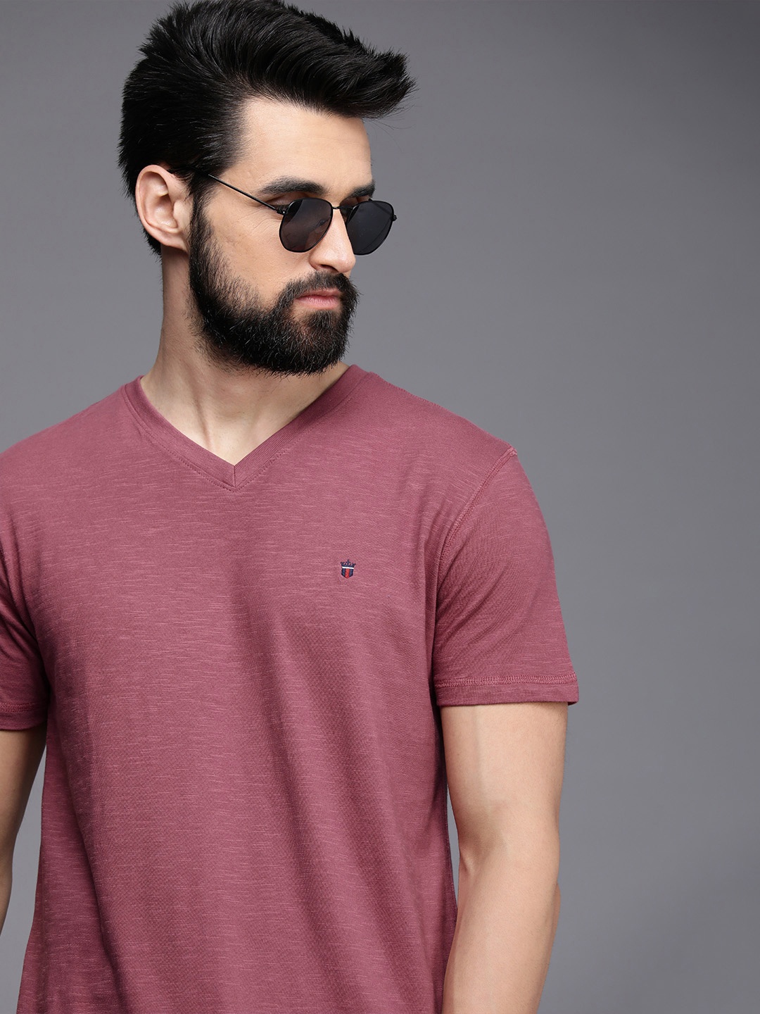 

Louis Philippe Jeans Men Mauve Solid Pure Cotton Slim Fit T-shirt
