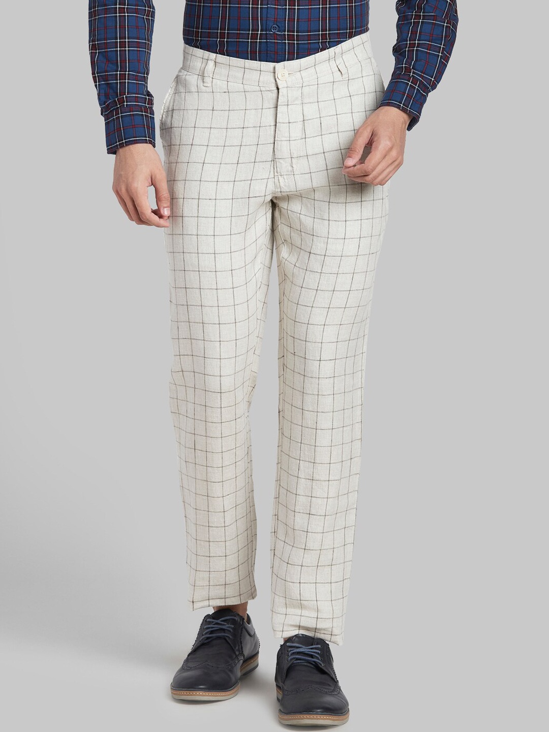 

Parx Men Off White Checked Tapered Fit Trousers
