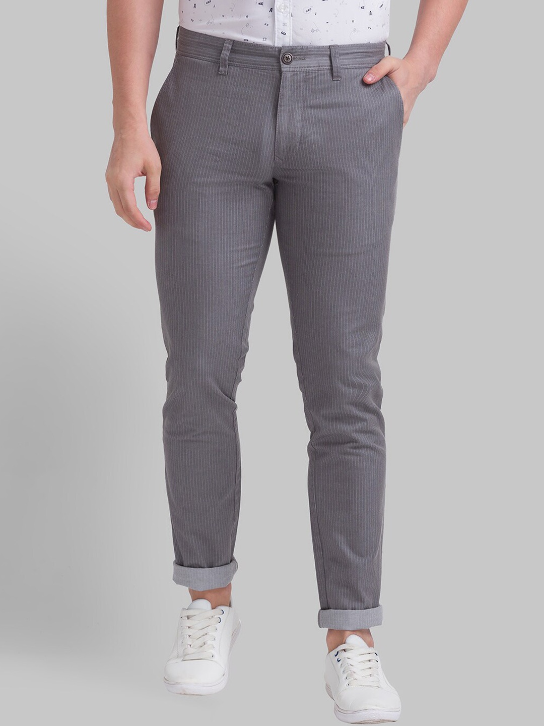 

Parx Men Grey Solid Tapered Fit Trousers