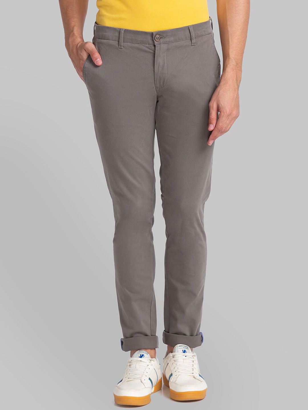 

Parx Men Grey Tapered Fit Solid Casual Trousers