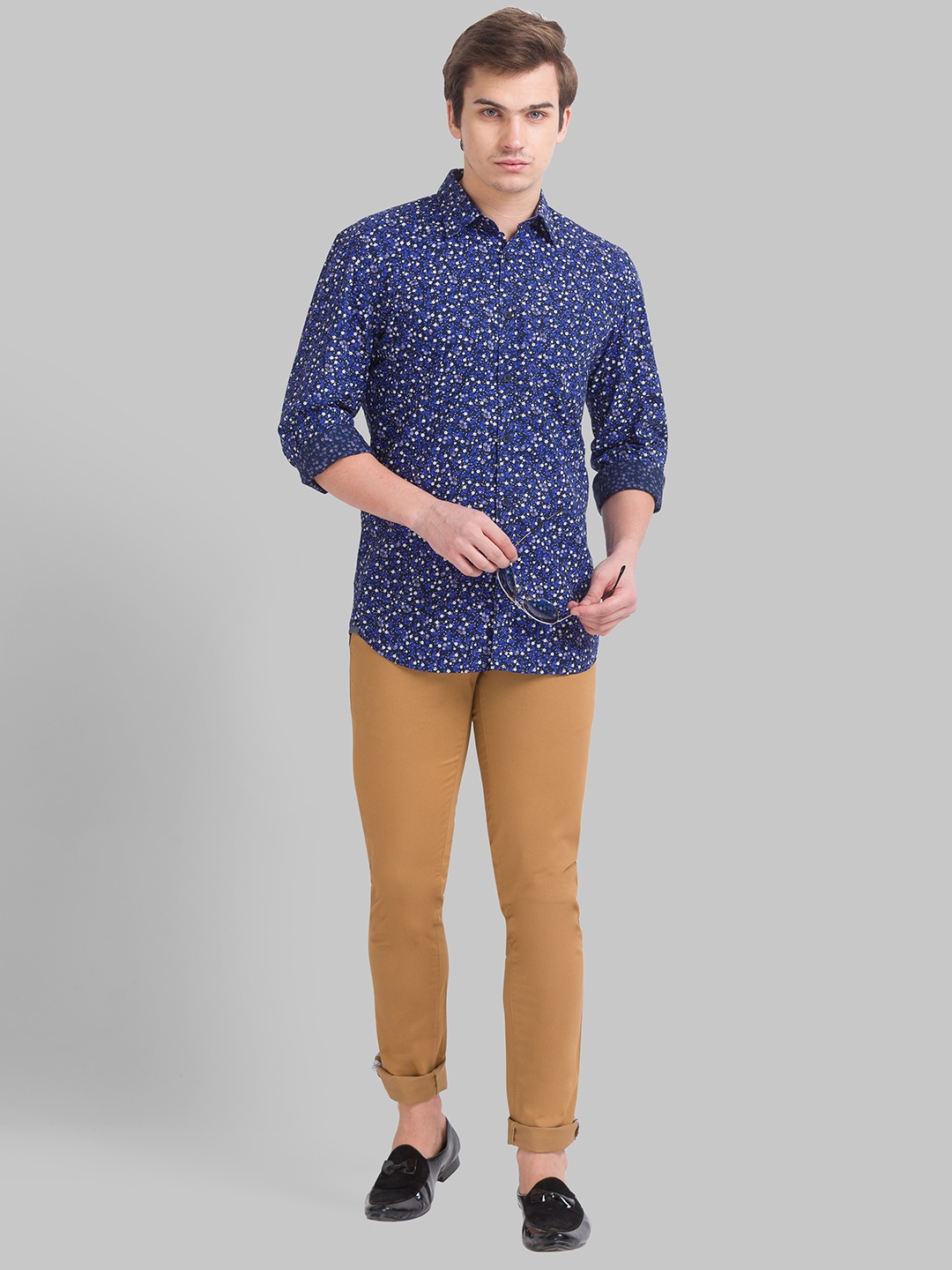 

Parx Men Khaki Tapered Fit Chinos Trousers