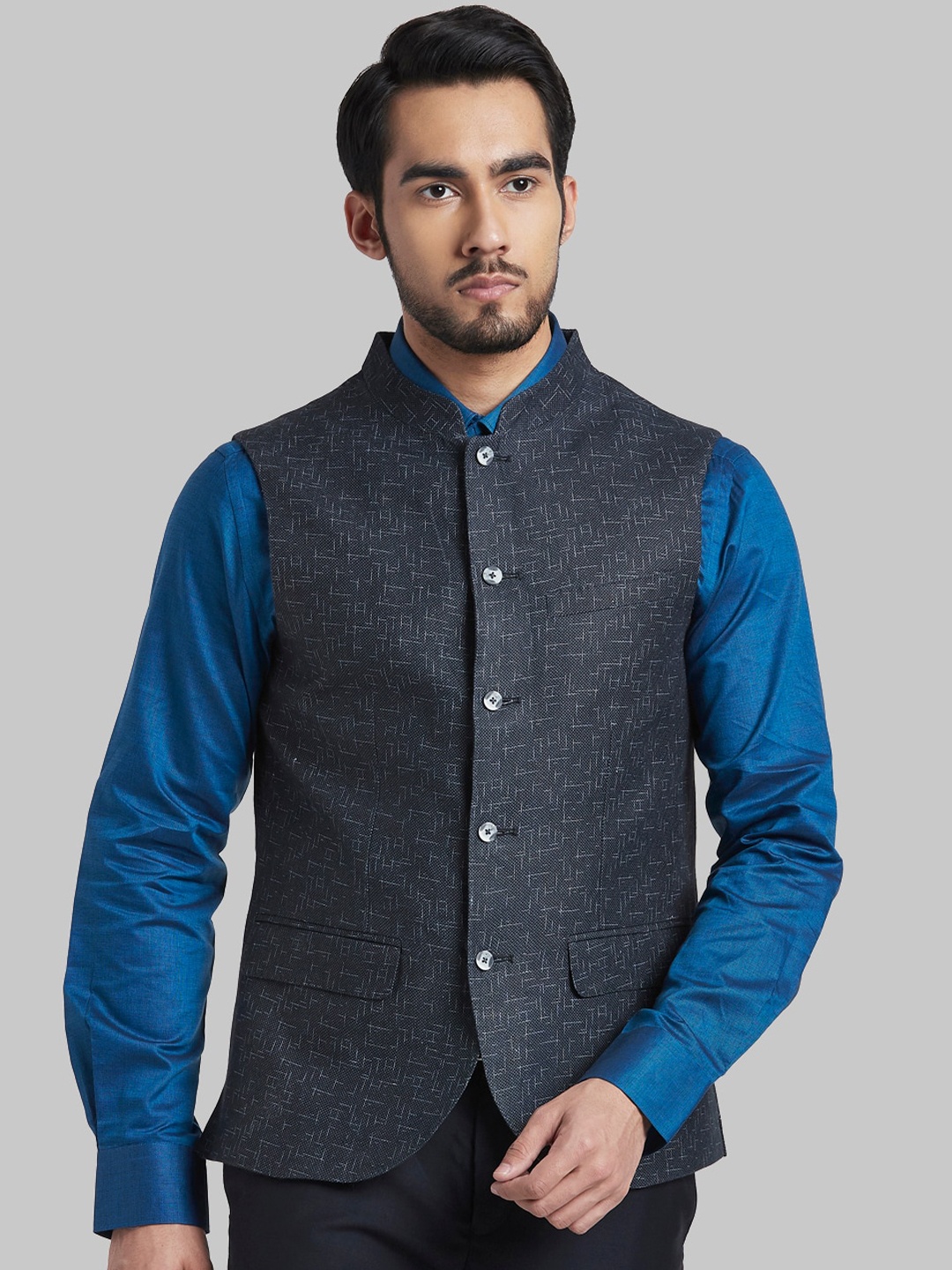 

Parx Men Black & White Printed Woven Nehru Jackets