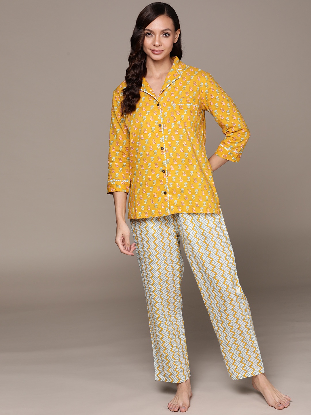

Anubhutee Women Mustard & White Printed Night suit