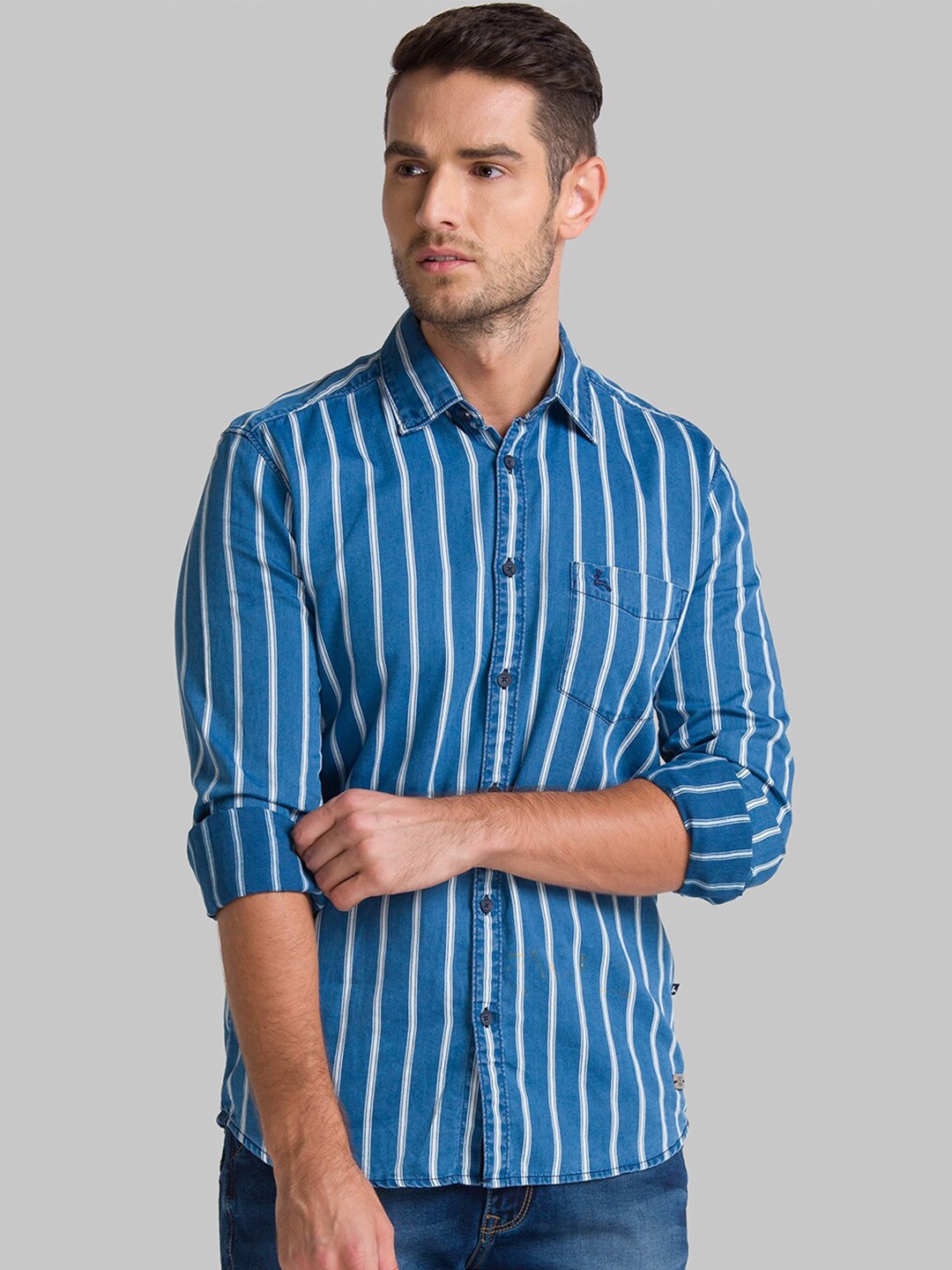

Parx Men White Slim Fit Striped Casual Shirt