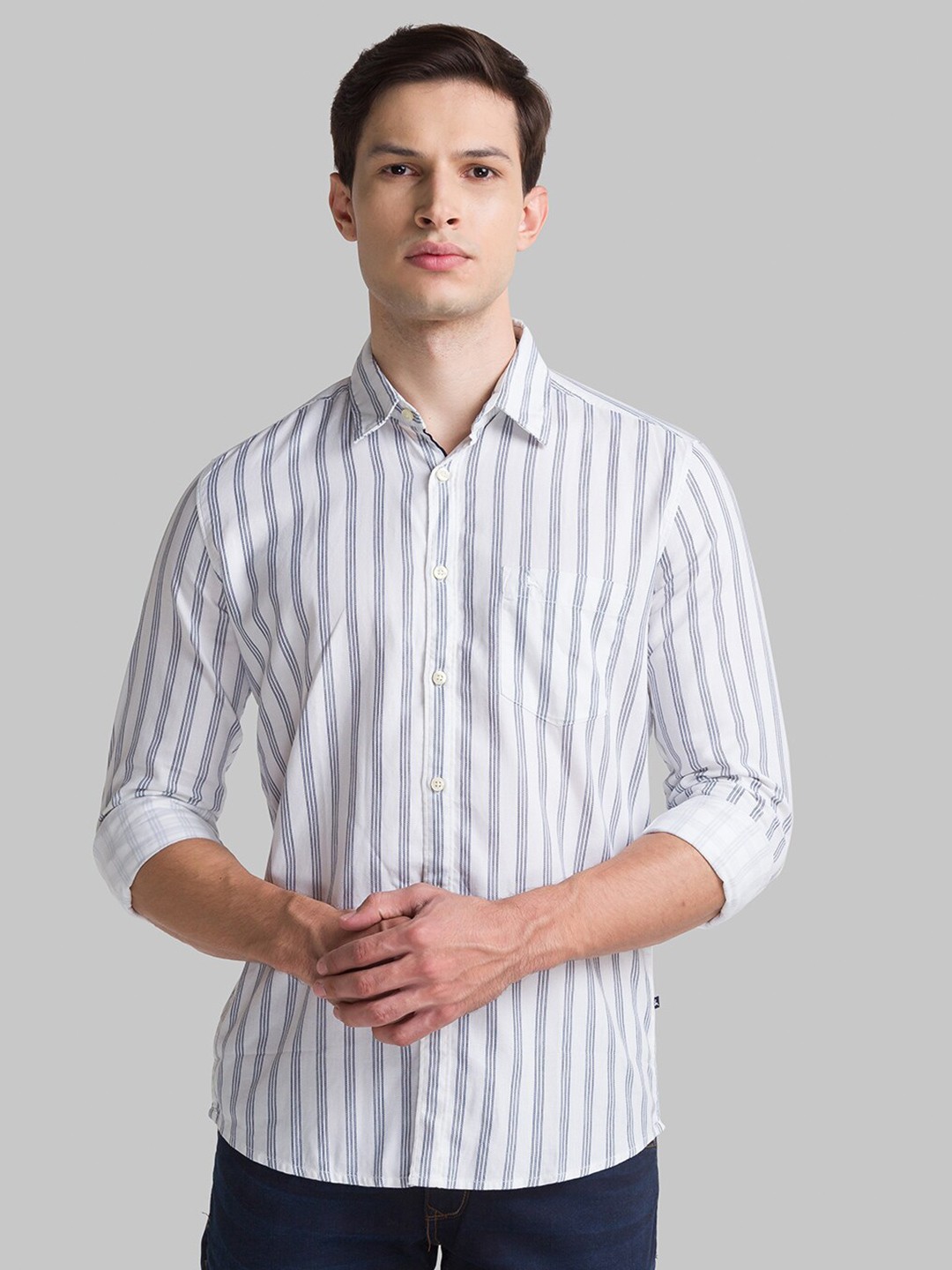 

Parx Men White Slim Fit Striped Casual Shirt