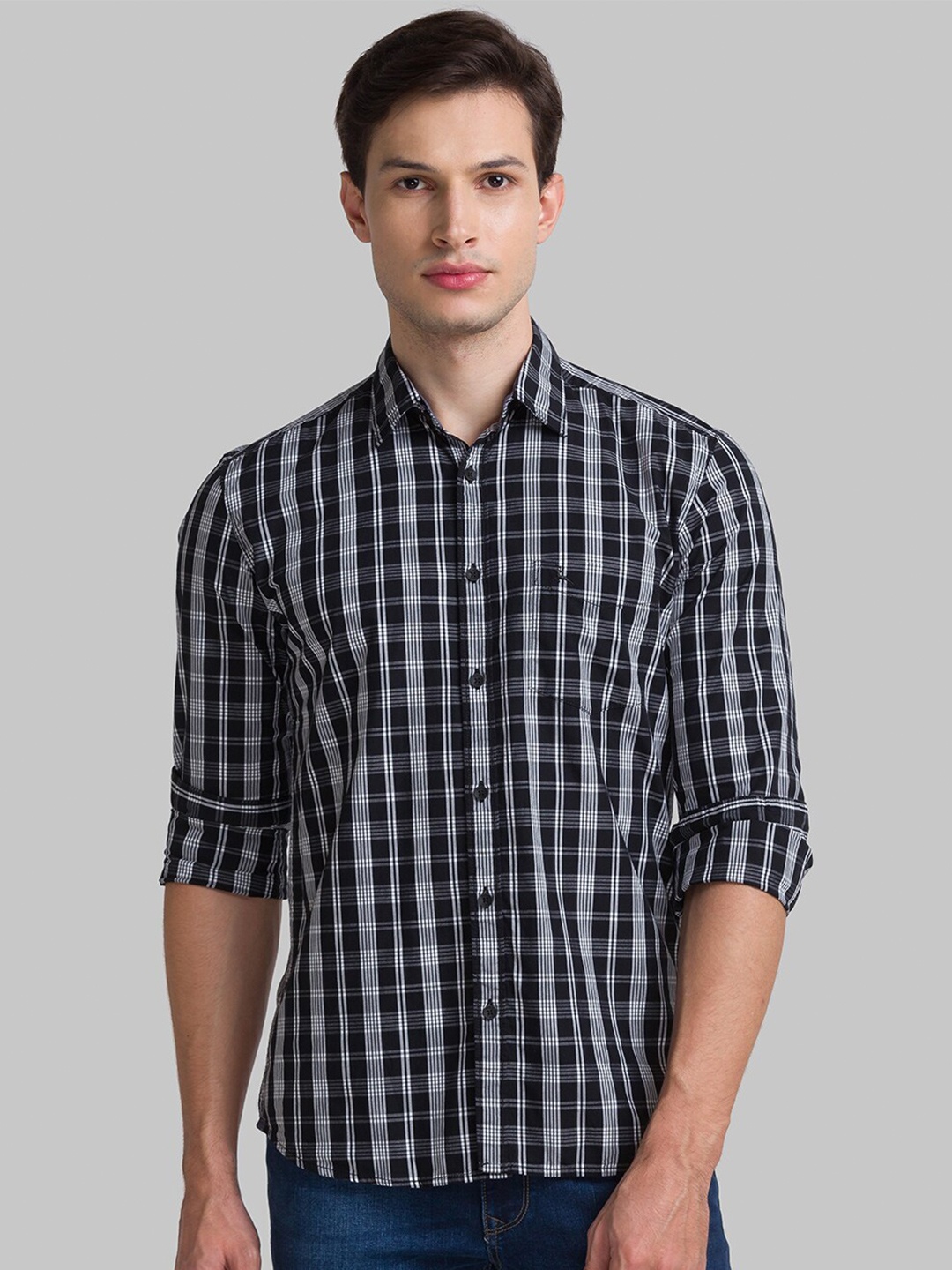 

Parx Men Black Slim Fit Checked Casual Shirt