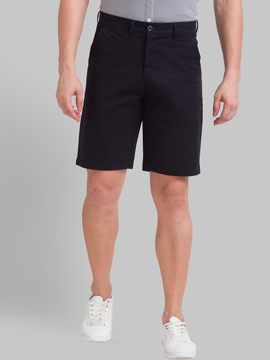 

Parx Men Black Regular Fit Solid Mid-Rise Shorts